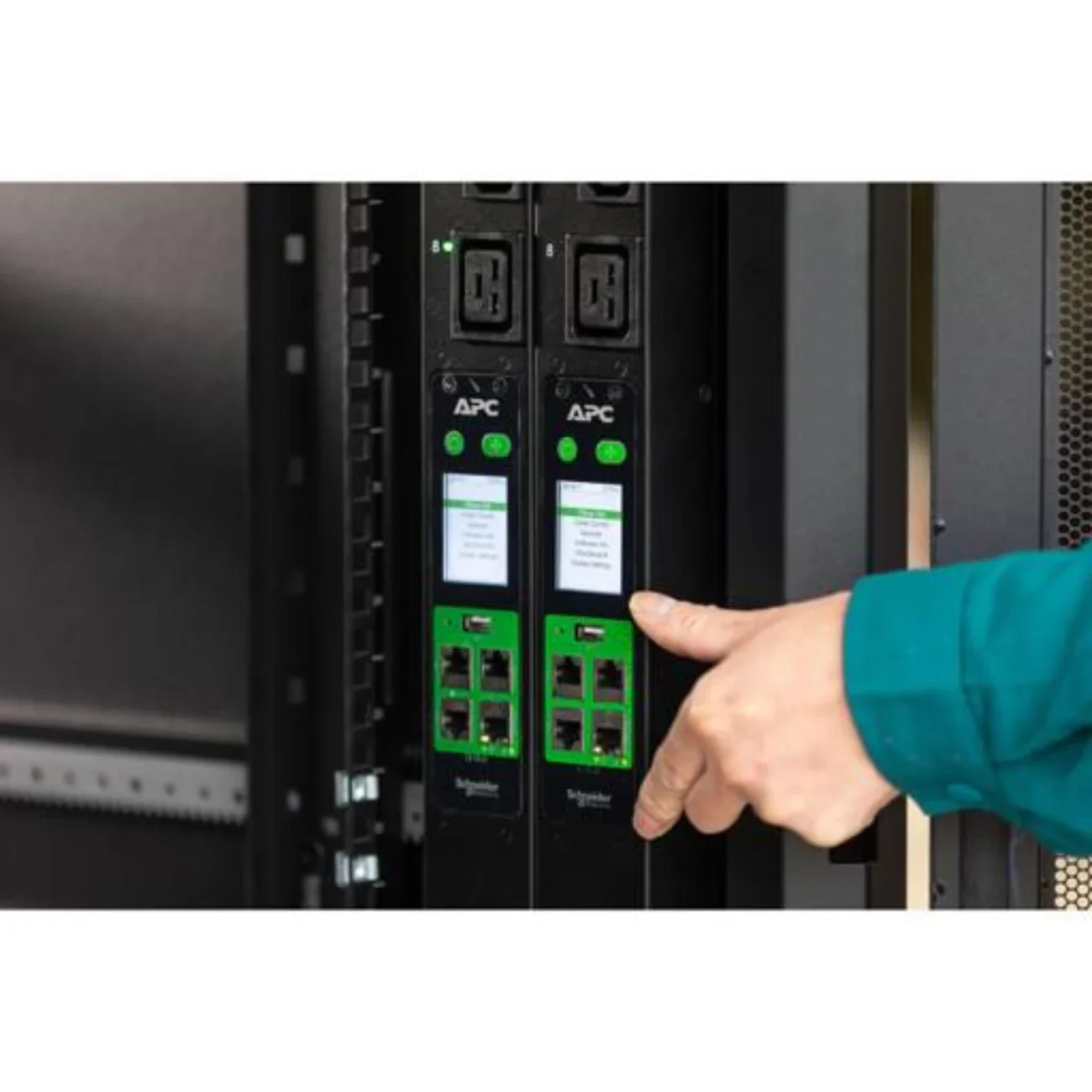 PDU FACIL MEDIDA 1U 16A 230V (8)C13 vista 2